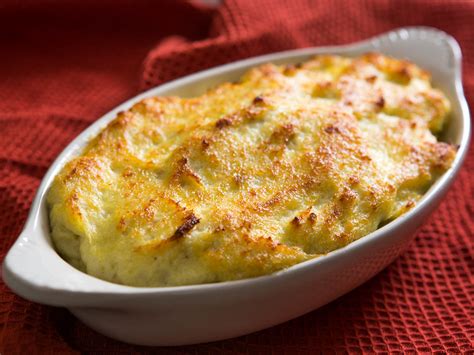 Brandade de Morue: Indulge in Creamy Codfish Delight with a Hint of Garlic and Olive Oil Magic!